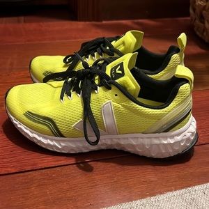 Veja Running Sneaker Size 6